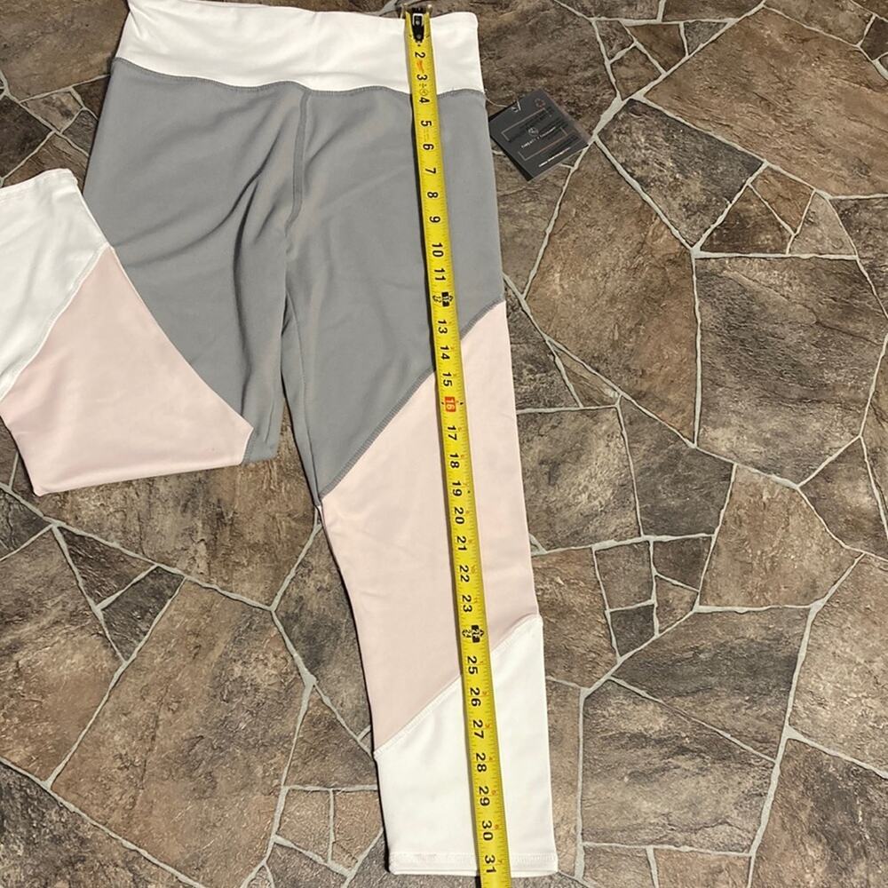 NWT Threads 4 Thought Gray White Pink Sz M Leggings - Picture 3 of 12